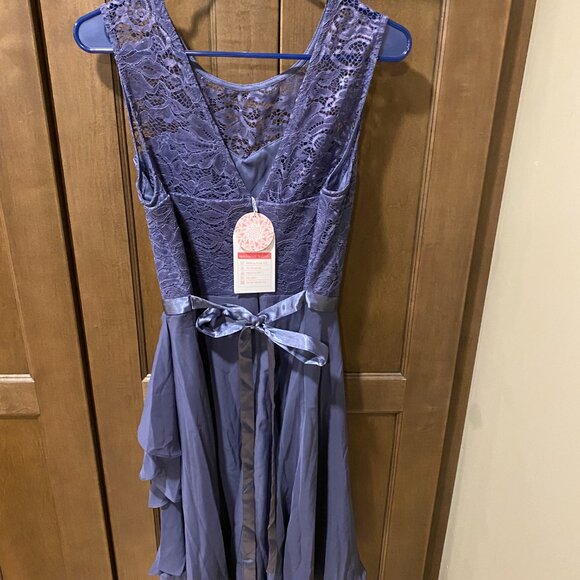 Bridesmaid/Wedding Guest/Prom/Christmas Dress - Picture 2 of 5